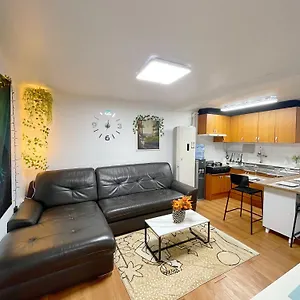 https://newly-renovated-spacious-2-bedroom-unit-in-hbc.hotels-seoul.net